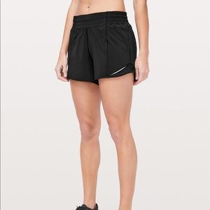 Lululemon Hotty Hot Short High-Rise Long 4"